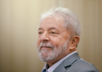 Namorando há dois anos, Lula pretende se casar