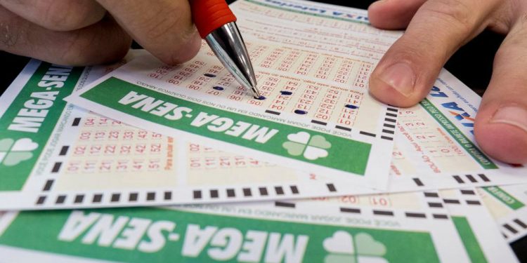 Grupo de funcionários do PT leva R$ 120 milhões da Mega-Sena