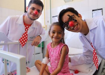 Projeto Feliz leva alegria a pacientes pediátricos em hospitais do Cariri