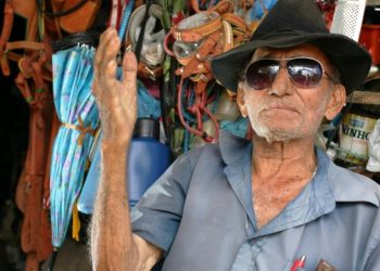 Homem ‘mais ignorante do mundo’, seu Lunga ganhará estátua