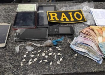 Polícia apreendeu crack e maconha em poder de Viviane e Matheus (Foto: Reprodução/Redes Sociais)