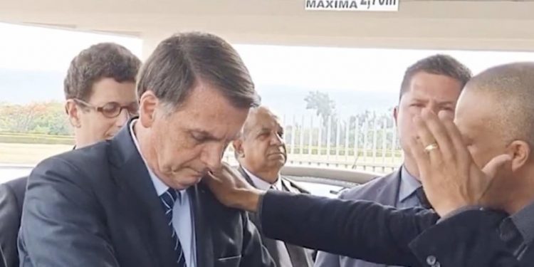 Bolsonaro chama denúncia de tortura em presídios de ‘besteira’ e encerra entrevista