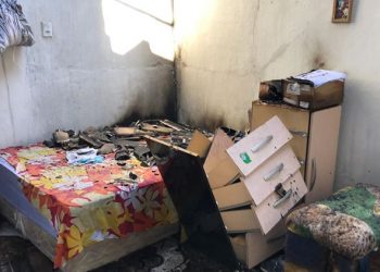 Casa é destruída por incêndio no Centro de Juazeiro do Norte