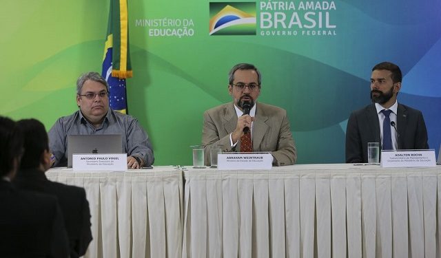 MEC libera todo o orçamento bloqueado de universidades e institutos federais