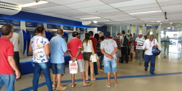 Caixa antecipa para 2019 pagamento de saque do FGTS a todos os trabalhadores