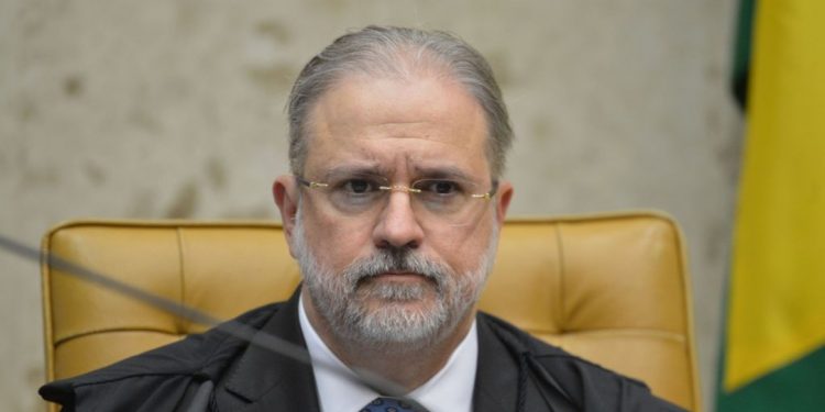 Menção a Bolsonaro em depoimento de porteiro é arquivada pela PGR e STF