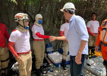 Camilo Santana agradece aos “heróis” que trabalharam no resgate do Edifício Andrea