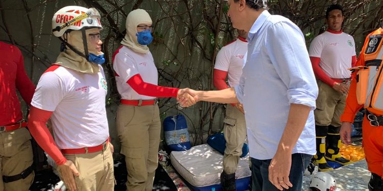 Camilo Santana agradece aos “heróis” que trabalharam no resgate do Edifício Andrea