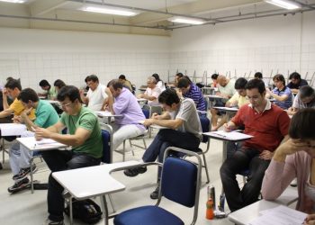 Concurso público oferece 100 vagas com salário de até R$ 4,5 mil