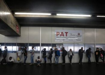 Desemprego que não cai, informalidade e desânimo: recessão dos pobres é mais longa que a dos ricos