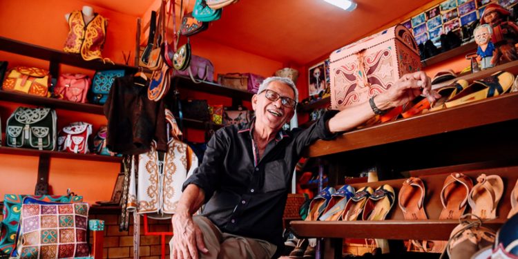 Espedito Seleiro completa 80 anos nesta terça-feira (29); conheça o homem por trás do artesão