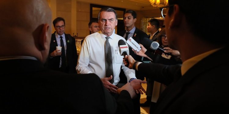Bolsonaro diz que pode ser ‘presidente sem partido’
