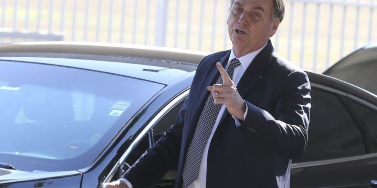 ‘Lamento, tem que aprovar’, diz Bolsonaro após 1º turno da reforma da Previdência no Senado