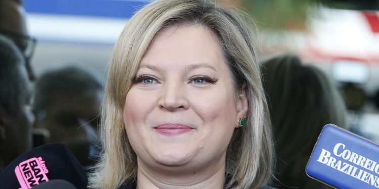 PSL quer lançar Joice à Presidência da República no lugar de Bolsonaro
