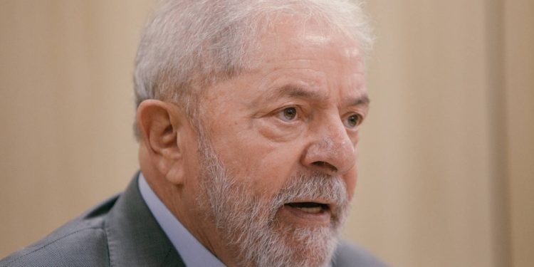 MPF pede que TRF-4 anule condenação de Lula no processo do sítio de Atibaia