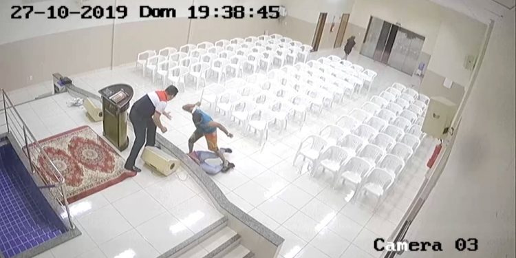 Adolescente autista é morto dentro de igreja evangélica