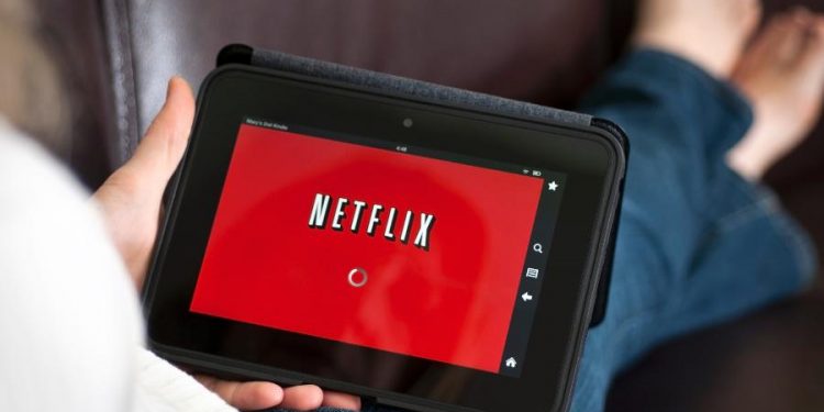 Divide sua conta Netflix com outras pessoas? A empresa estuda um jeito de impedir isso