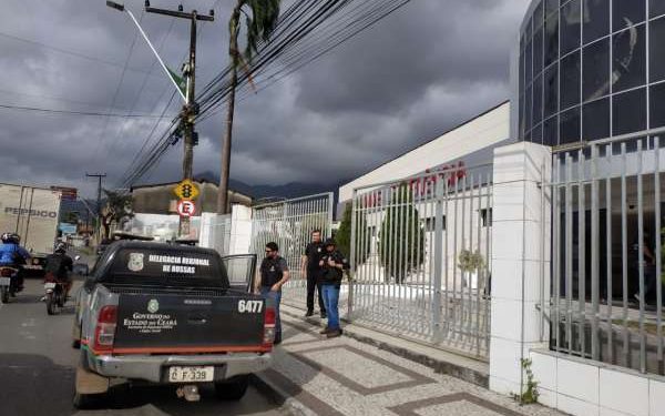 Alunos pagaram cerca de R$ 7 mil por curso em universidade e receberam diploma falso