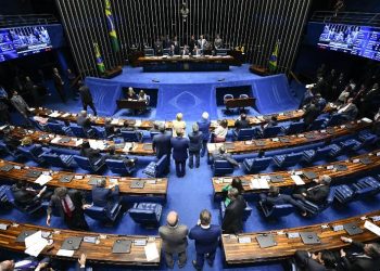 Reforma da Previdência: Senado mantém abono para quem ganha até 2 mínimos
