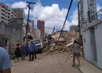 Prédio residencial de sete andares desaba em Fortaleza
