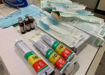 Técnica de enfermagem é suspeita de furtar vacinas e materiais de posto de saúde em Juazeiro do Norte (Foto: Edson Freitas/ SVM)