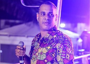 O ex-vocalista do grupo Timbalada tinha turnê marcada pela Europa. Entretanto, foi cancelada (Reprodução/Instagram)