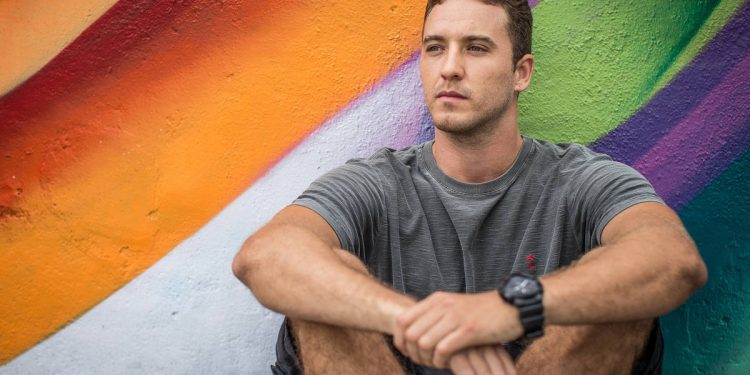 Dobra o número de pessoas com faculdade sem emprego ou em trabalho precário