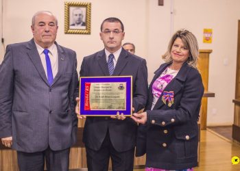 O juiz Ralph Moraes Langanke (ao centro), da comarca de Ibirubá (RS) (Foto: Divulgação)