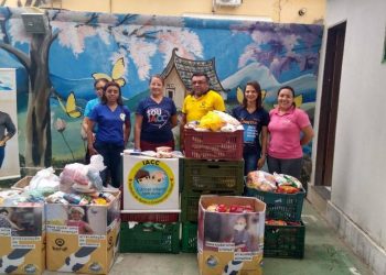 Motoristas de aplicativo arrecadam alimentos para o IACC