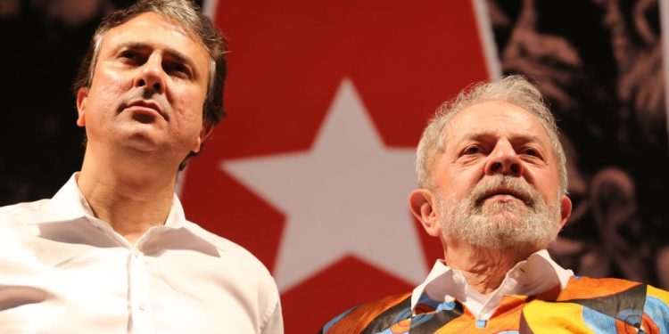Camilo participa em São Paulo de ato com Lula