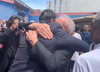 Camilo foi a São Paulo encontrar o ex-presidente (Foto: Reprodução/Facebook)