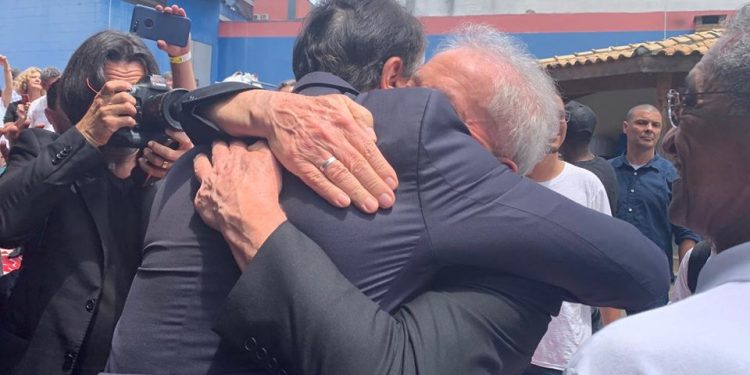 Camilo encontra Lula em São Paulo: “meu amigo”