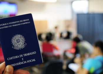 Governo Bolsonaro exclui pessoas acima de 55 anos de novo programa de empregos