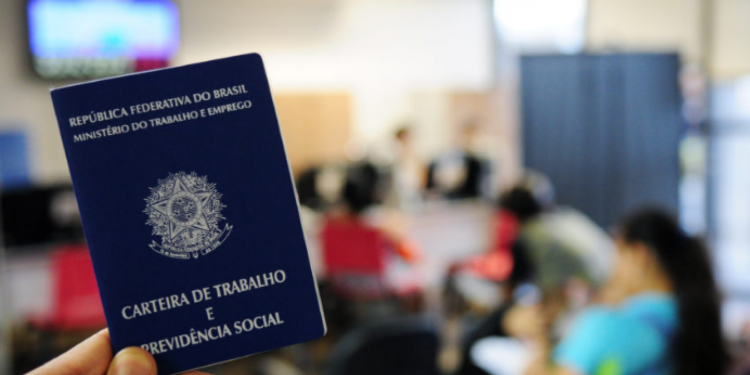 Governo Bolsonaro exclui pessoas acima de 55 anos de novo programa de empregos