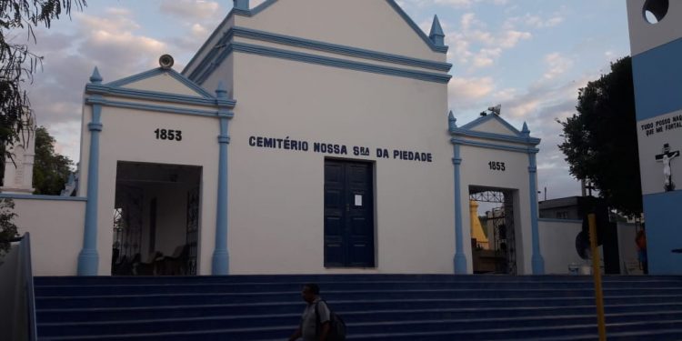 Dia de Finados: confira os horários das missas na capela do cemitério do Crato
