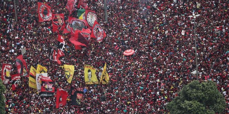 Flamengo supera piadas de rivais e vive maiores 24 horas em 124 anos