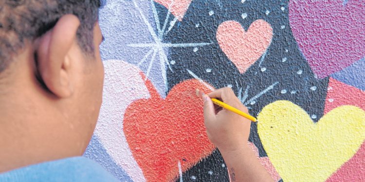 Jovens de Centro Socioeducativo encontram esperança na arte