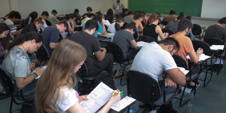 Prefeitura realiza processo seletivo com 320 vagas para níveis fundamental, médio e superior