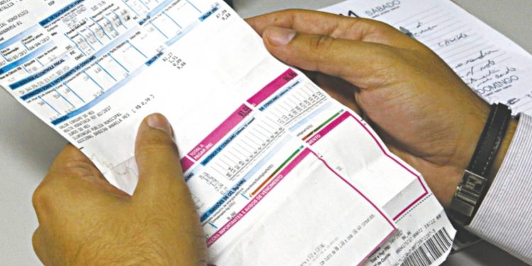 Bandeira amarela: contas de luz ficarão mais baratas em dezembro, informa Aneel