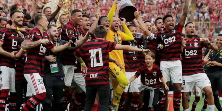 Com dois gols de Gabigol, Flamengo vira sobre River e conquista a Libertadores após 38 anos