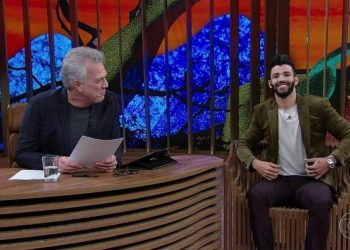 Gusttavo Lima e Pedro Bial no Conversa com Bial (Foto: Reprodução/Globoplay)