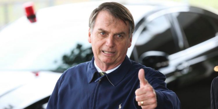 Bolsonaro diz que quer acabar com estabilidade de servidor público