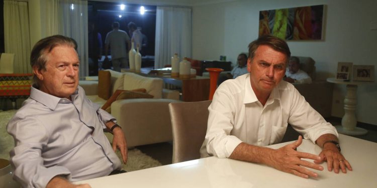 Bolsonaro marca encontro com deputados aliados para informar que deixará o PSL