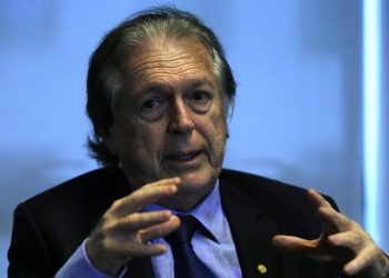 A empresa de Luciano Bivar detém cerca de 1% do consórcio que administra o seguro (Foto: Jorge William/Agência O Globo)