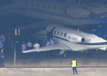 O ex-presidente Lula chega a São Paulo após ser solto pela Justiça Federal (Foto: TV Globo/Reprodução)