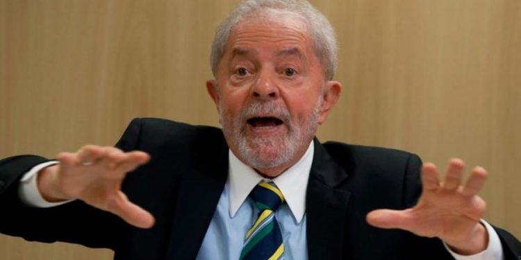 Lula: “Vamos torcer para que Bolsonaro não destrua o Brasil”