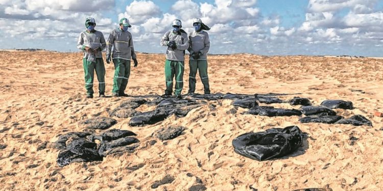 Praias do Ceará estão limpas de manchas de óleo, afirma Marinha