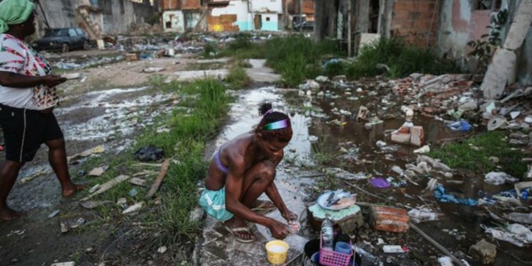 Em 4 anos, nº de miseráveis sobe de 9 milhões para 13,5 milhões