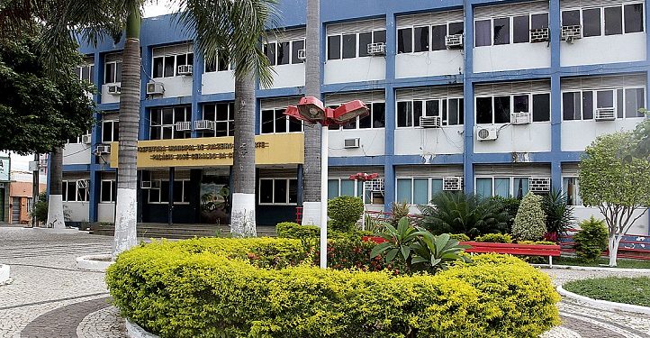 TJCE suspende nomeação do genro do prefeito Arnon Bezerra