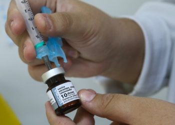 Jovens de 20 a 29 anos são foco da segunda fase da campanha de vacinação contra o sarampo